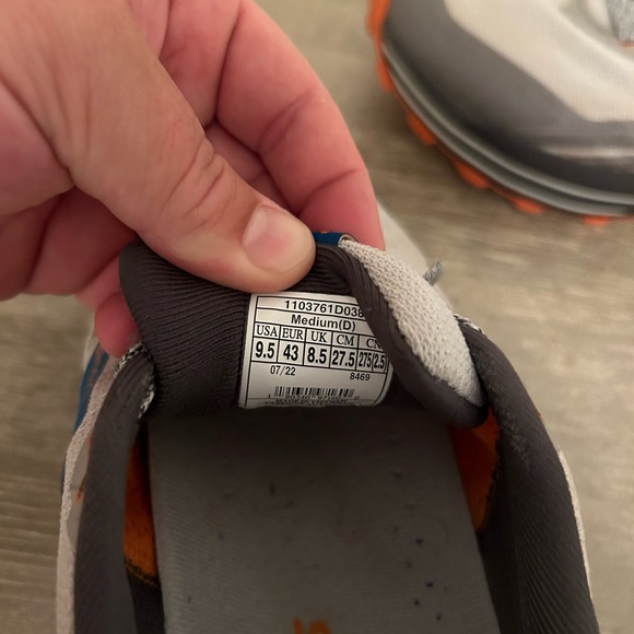 Men’s Brooks Trail Shoes - Picture 3 of 5